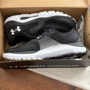 Under Armour Men’s Size 14 Hovr Guardian 3
